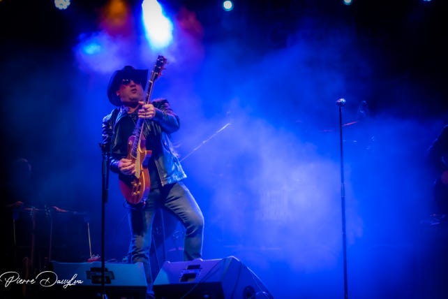 photo, photographie, artiste, spectacle,artiscène, Martin Deschamps, été 2023, Breen Leboeuf,  chanteur, groupe, musiciens, artistphtoto.ca, vidéo,